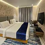 Royal Plaza Hotel
