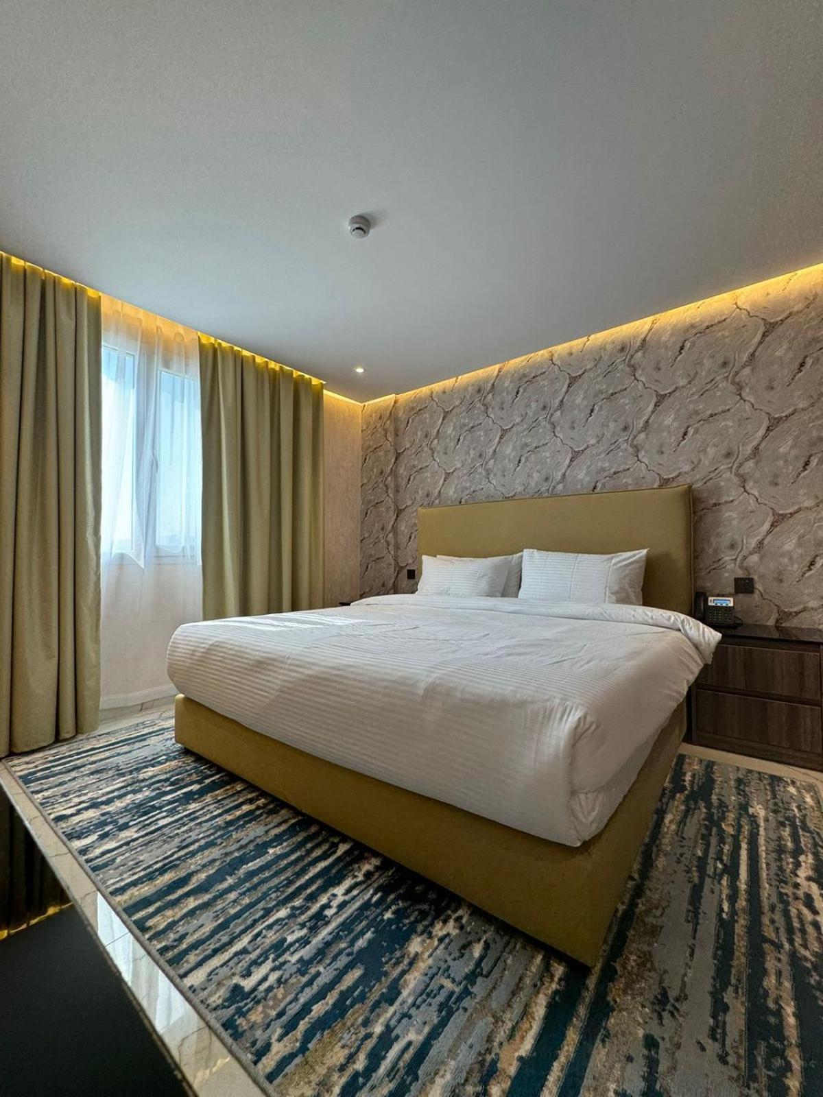 Hotel Royal Plaza 3*